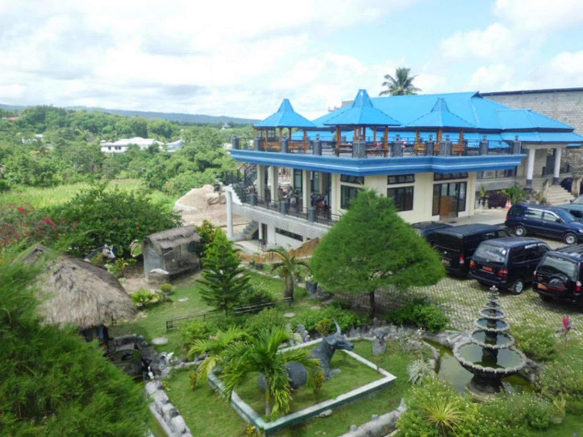 Hotel Sinar Tambolaka Waingapu Bagian luar foto